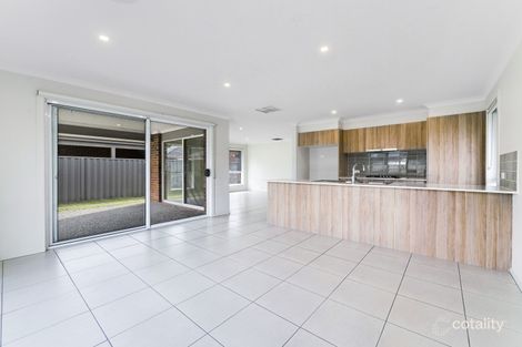 Property photo of 33 Cortula Road Cranbourne East VIC 3977