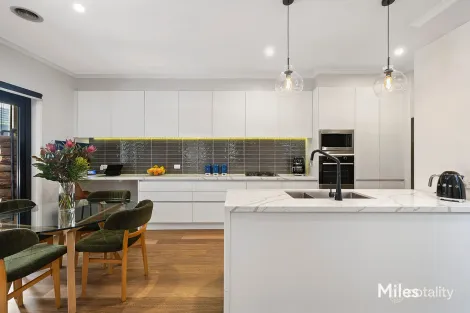 Property photo of 18 Hester Walk Macleod VIC 3085