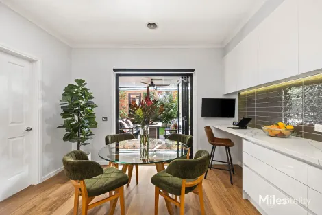 Property photo of 18 Hester Walk Macleod VIC 3085
