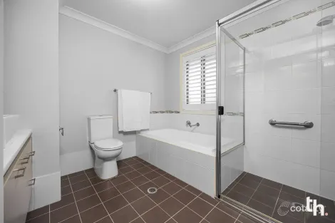 Property photo of 17 Serenity Crescent Fletcher NSW 2287