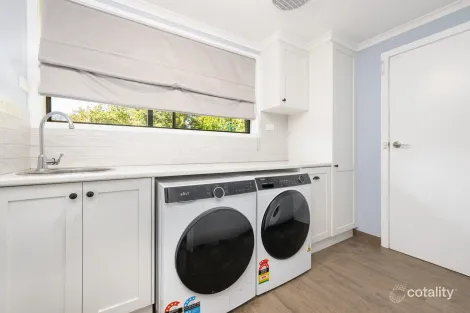 Property photo of 6 Day Court Shepparton VIC 3630