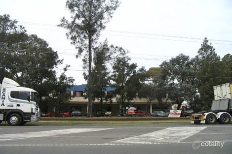 41 GOVERNOR MACQUARIE DR, CHIPPING NORTON, NSW 2170