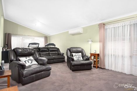 Property photo of 15 Harness Place Pakenham VIC 3810