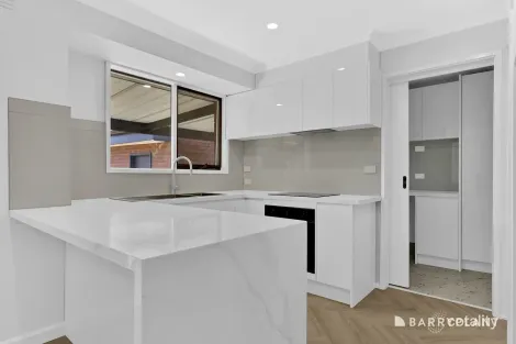 Property photo of 93 Redleap Avenue Mill Park VIC 3082