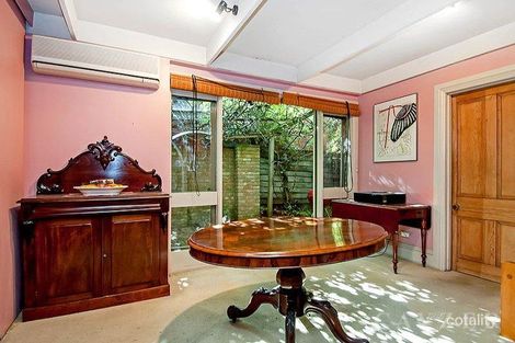 Property photo of 1 Deakin Street St Kilda West VIC 3182