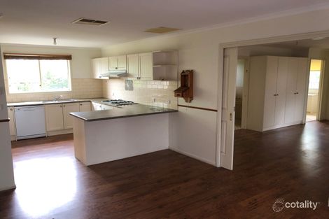 Property photo of 1 Terri-Ester Drive Berwick VIC 3806