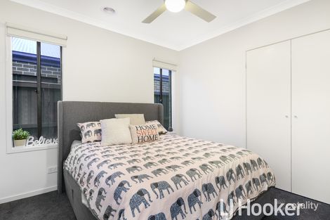 Property photo of 44 Strettle Crescent Cranbourne North VIC 3977
