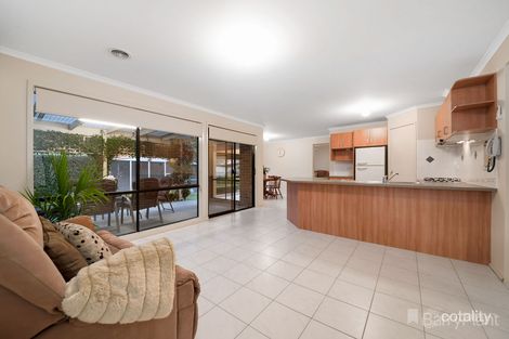 Property photo of 26 Spring Circuit Pakenham VIC 3810