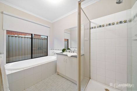 Property photo of 26 Spring Circuit Pakenham VIC 3810