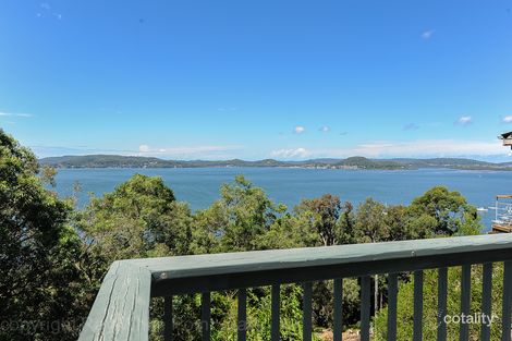 Property photo of 18 Sandstone Crescent Tascott NSW 2250