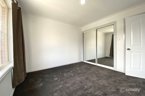 Property photo of 65 Lord Howe Drive Green Valley NSW 2168