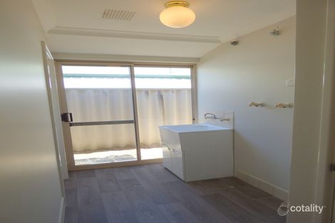 3 Gillen Pl, Waikiki, WA 6169