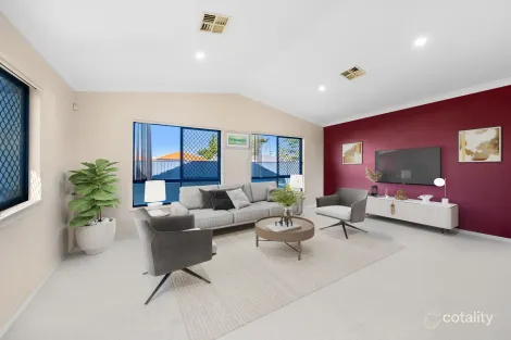 Property photo of 10 Greenhaven Crescent Kuraby QLD 4112