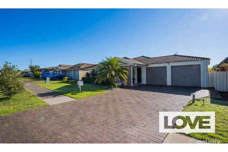 Property photo of 23 Lakeaire Circuit Cameron Park NSW 2285