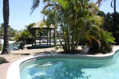 18 Sheridan Park Ave, Broadbeach Waters, QLD 4218