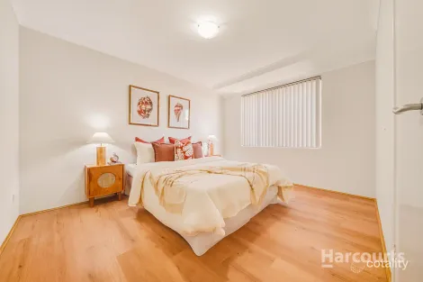 Property photo of 16 Beckett Circle Darch WA 6065