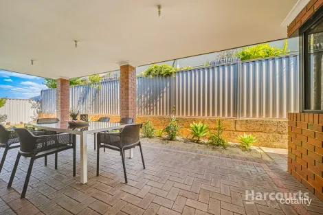 Property photo of 16 Beckett Circle Darch WA 6065