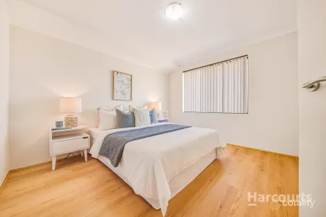 Property photo of 16 Beckett Circle Darch WA 6065