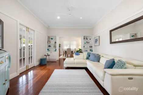 Property photo of 209 Ekibin Road East Tarragindi QLD 4121