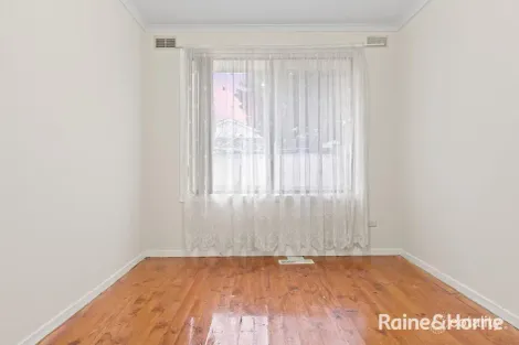 Property photo of 10 Tarlee Drive Albanvale VIC 3021
