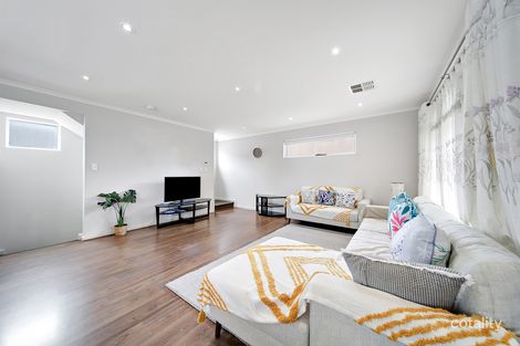 17/2 Euston Walk, Mawson Lakes, SA 5095