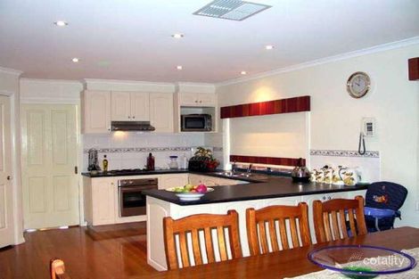 Property photo of 5 Manning Court Pakenham VIC 3810