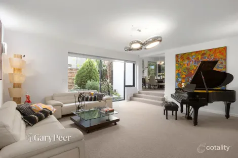 Property photo of 76 Lumeah Road Caulfield North VIC 3161