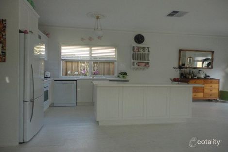 Property photo of 27 Dolphin Crescent Point Cook VIC 3030