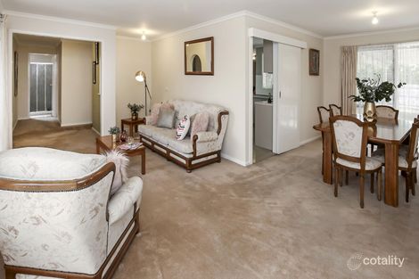 Property photo of 34 Kingston Town Crescent Mill Park VIC 3082