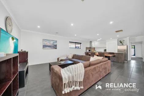 Property photo of 31 Hardwick Road Point Cook VIC 3030