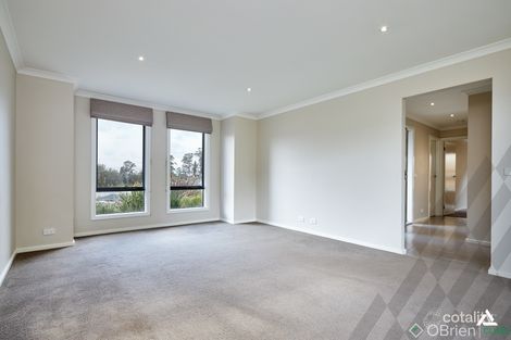 Property photo of 17 Monica Drive Drouin VIC 3818