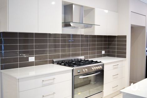 Property photo of 11 Pinehurst Street Colebee NSW 2761