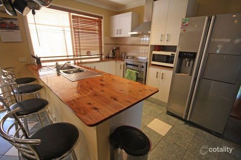 Property photo of 32 Cyclamen Place Macquarie Fields NSW 2564