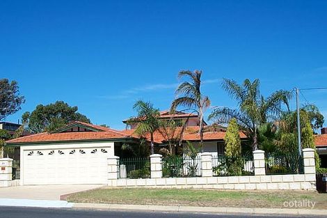 24 Bridgewater Dr, Kallaroo, WA 6025