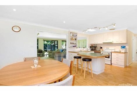 Property photo of 4 Windsor Road Berkeley Vale NSW 2261