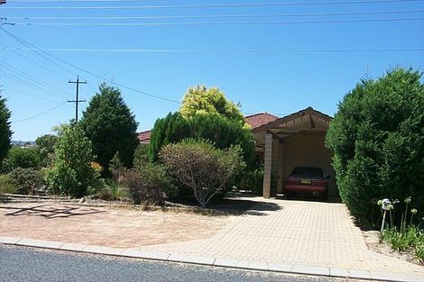 1 Palmer Cres, High Wycombe, WA 6057