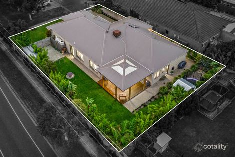 Property photo of 11 Glover Close Pakenham VIC 3810