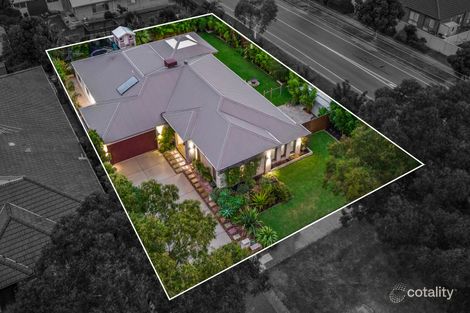 Property photo of 11 Glover Close Pakenham VIC 3810