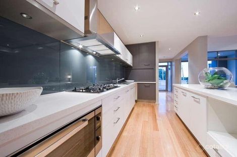 64 Breaksea Dr, North Coogee, WA 6163