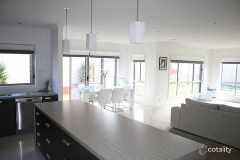 Property photo of 17 Booval Drive Warrnambool VIC 3280