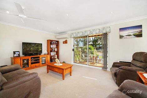 Property photo of 18 Winbin Crescent Gwandalan NSW 2259