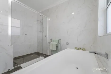 Property photo of 12 Spring Court Dubbo NSW 2830