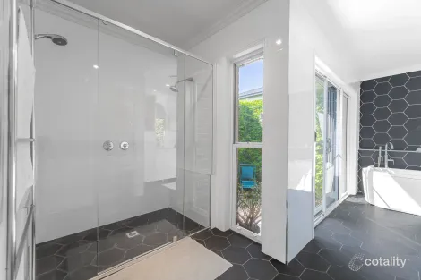 Property photo of 12 Spring Court Dubbo NSW 2830