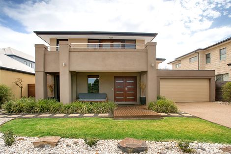 Property photo of 21 Waterside Drive Waterways VIC 3195