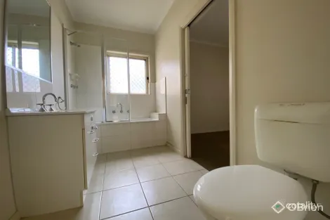 Property photo of 2/164 Biggs Street St Albans VIC 3021