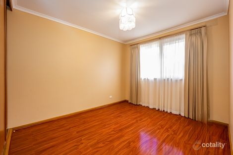 Property photo of 8 Pentland Court Glen Waverley VIC 3150