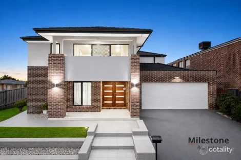 9 Fenway Bvd, Clyde North, VIC 3978