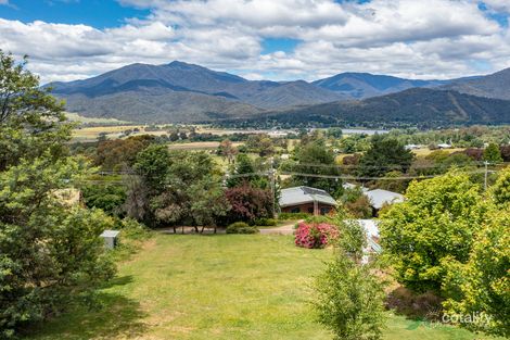 17 Buckland St, Tawonga South, VIC 3698