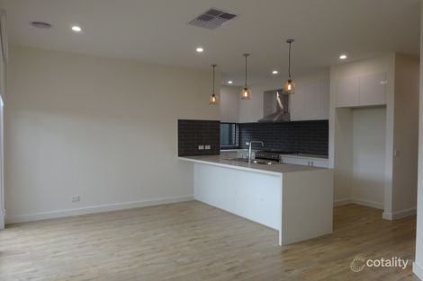 Property photo of 24 Bombala Crescent Craigieburn VIC 3064