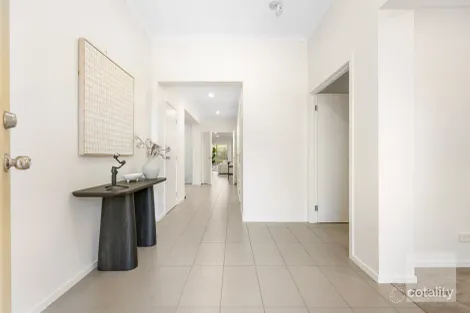 Property photo of 63 Hillcrest Drive Hillside VIC 3037